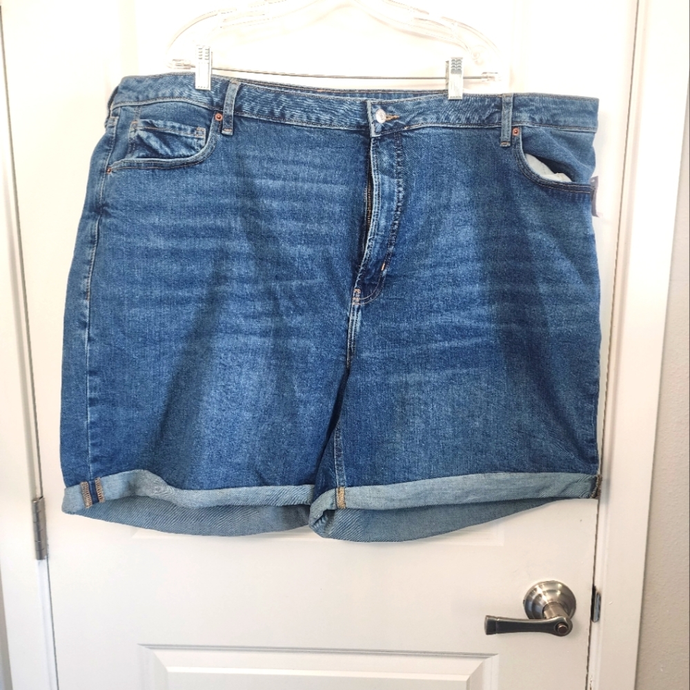 5/$30 Old Navy O.G Straight Denim Shorts size 28